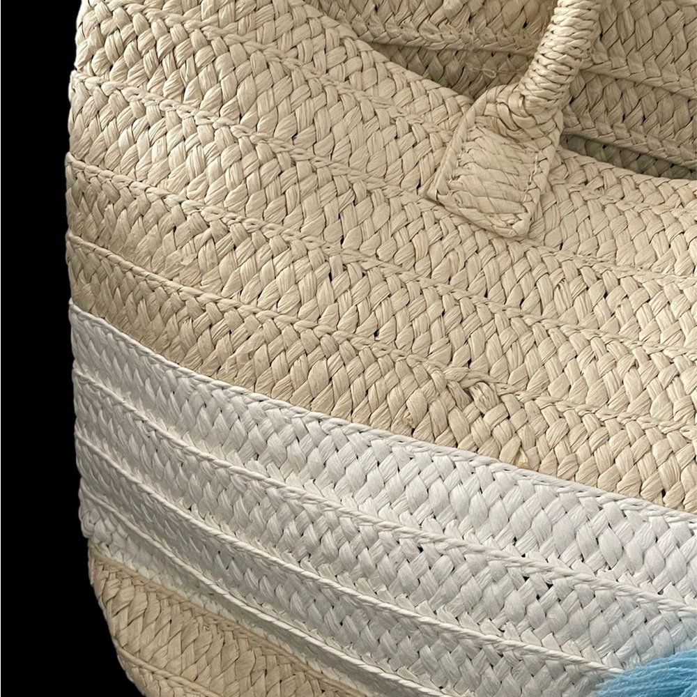 ALTRU Straw Tote‎ - Picture 3 of 11